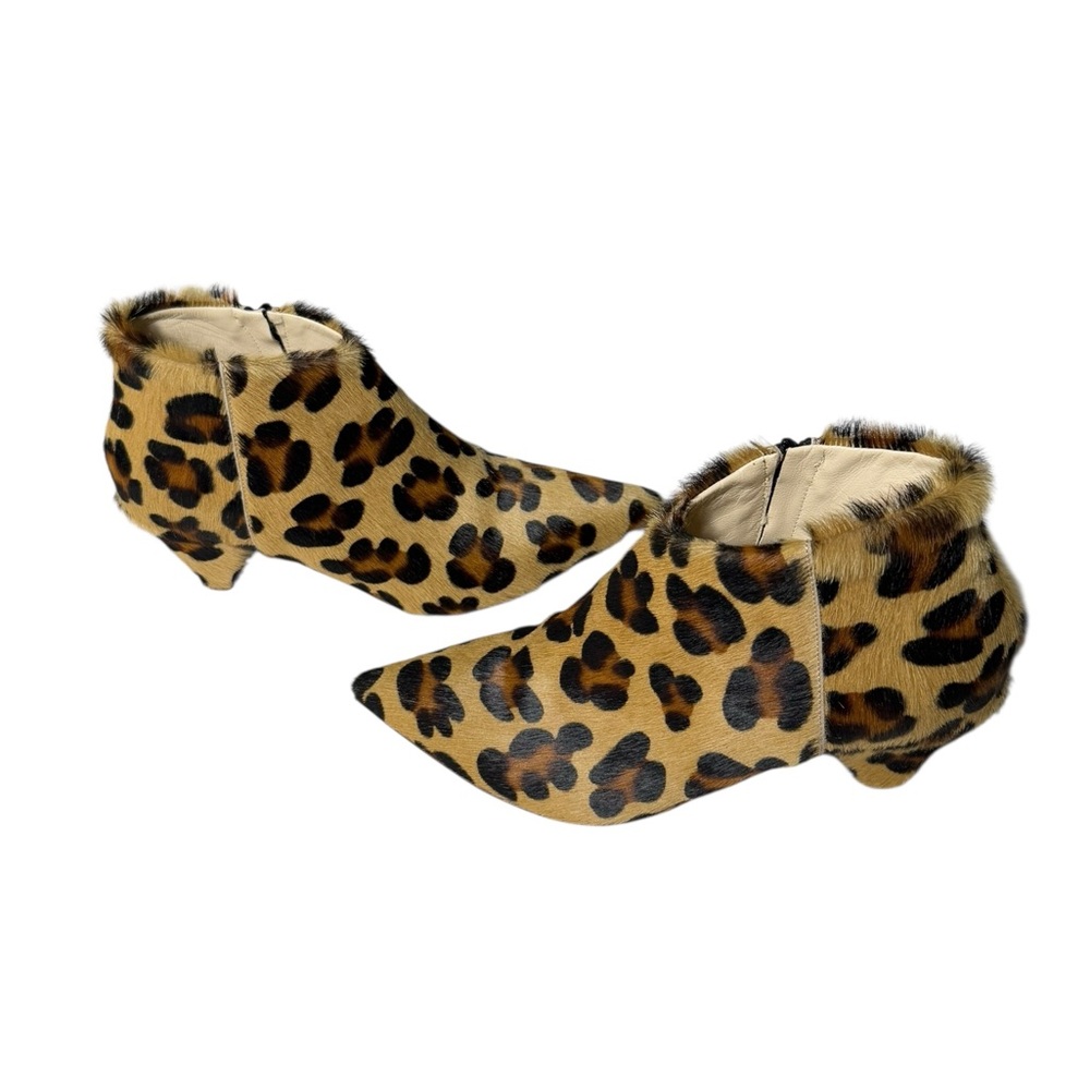 Butter Shoes Made in Italy Leopard Animal print ankle bootie Women’s size 7